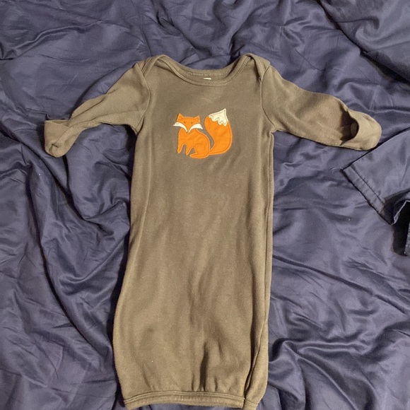 $3 IF BUNDLED Long sleeve pj’s with mitten-cuffed sleeves size 0-6 months - Picture 4 of 8